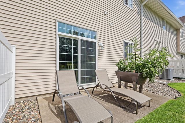 3176 Juniper Lane E, Woodbury, MN 55125
