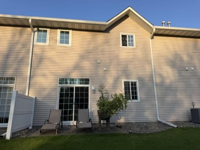 3176 Juniper Lane E, Woodbury, MN 55125