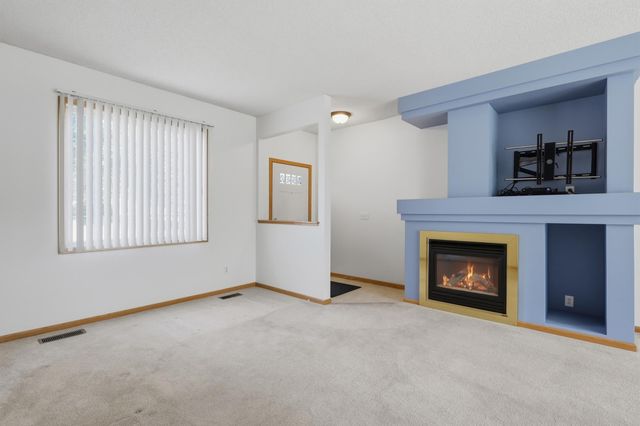3176 Juniper Lane E, Woodbury, MN 55125