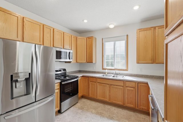 3176 Juniper Lane E, Woodbury, MN 55125