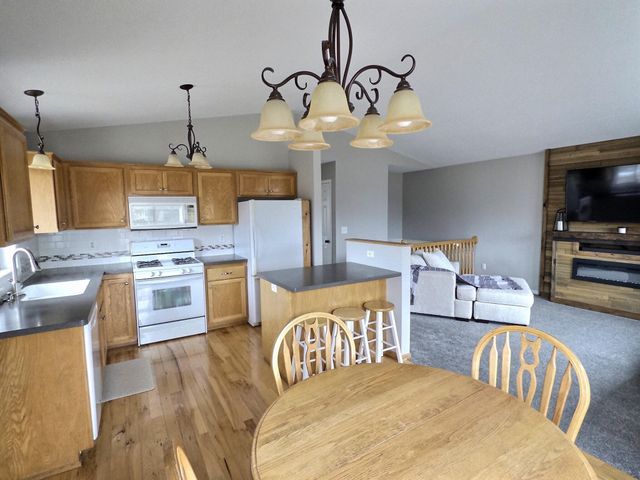 31357 Gable Avenue, Stacy, MN 55079