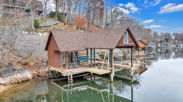 775 Long Island DR, Moneta, VA 24121