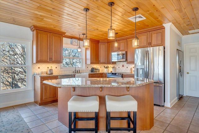 775 Long Island DR, Moneta, VA 24121