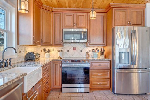 775 Long Island DR, Moneta, VA 24121