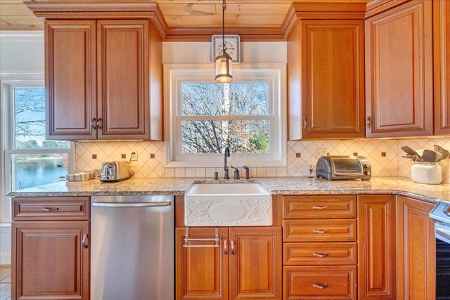 775 Long Island DR, Moneta, VA 24121