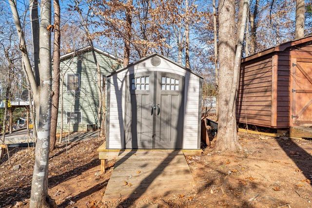 775 Long Island DR, Moneta, VA 24121