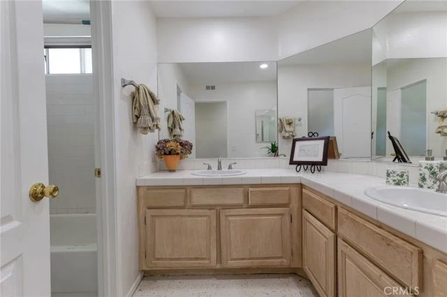 5009 Blackpool Avenue, Oak Park, CA 91377