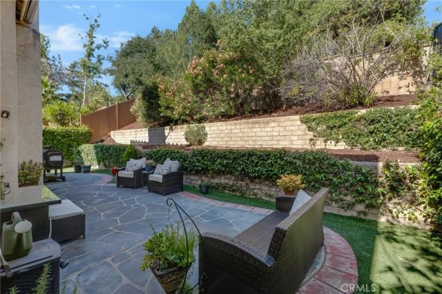 5009 Blackpool Avenue, Oak Park, CA 91377