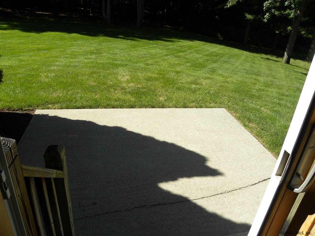 8 Red Maple Lane B, Halfmoon, NY 12065