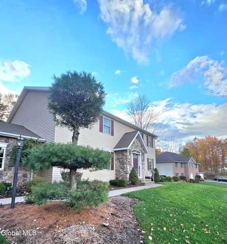 8 Red Maple Lane B, Halfmoon, NY 12065