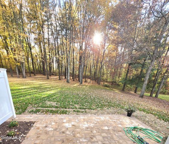 8 Red Maple Lane B, Halfmoon, NY 12065