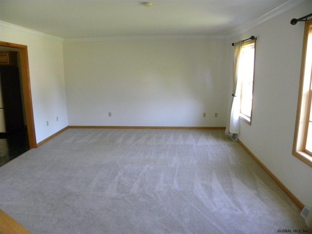 8 Red Maple Lane B, Halfmoon, NY 12065