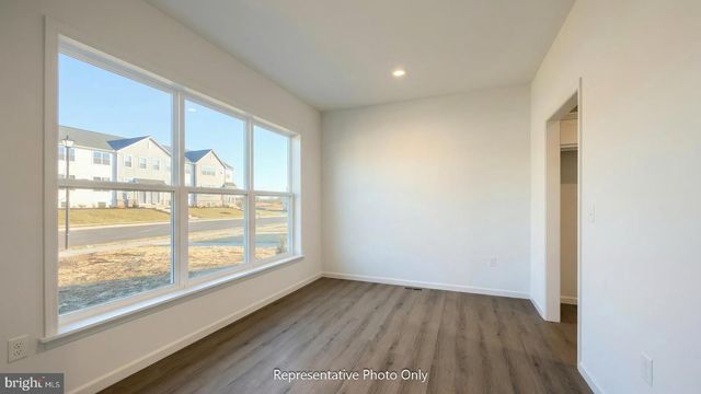 38 N CONIFER DR, Elizabethtown, PA 17022