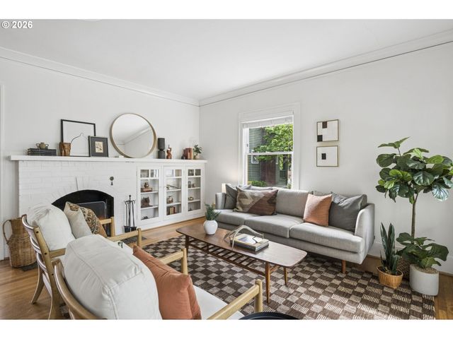 1426 Se HARRISON St, Portland, OR 97214