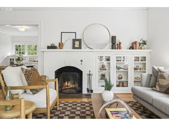 1426 Se HARRISON St, Portland, OR 97214