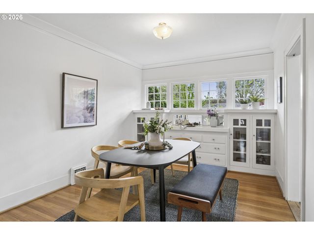 1426 Se HARRISON St, Portland, OR 97214