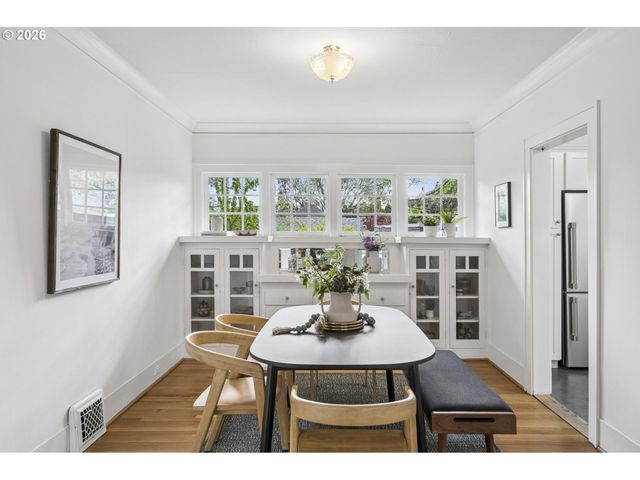 1426 Se HARRISON St, Portland, OR 97214