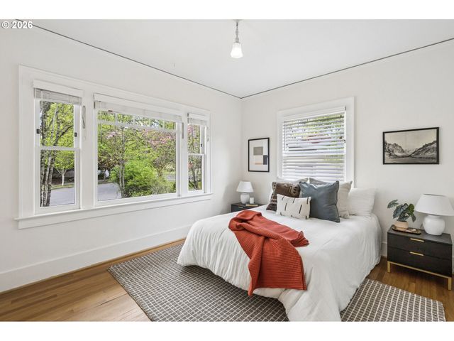 1426 Se HARRISON St, Portland, OR 97214