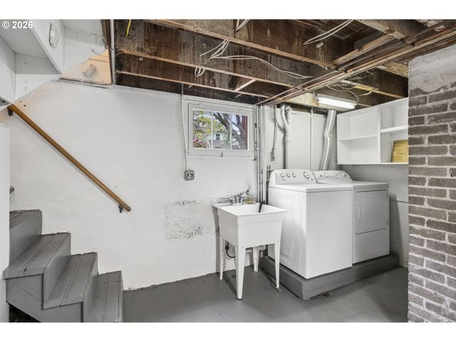 1426 Se HARRISON St, Portland, OR 97214