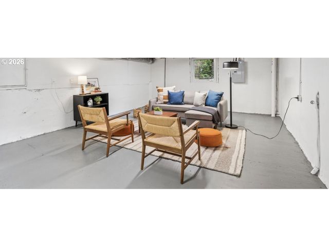 1426 Se HARRISON St, Portland, OR 97214