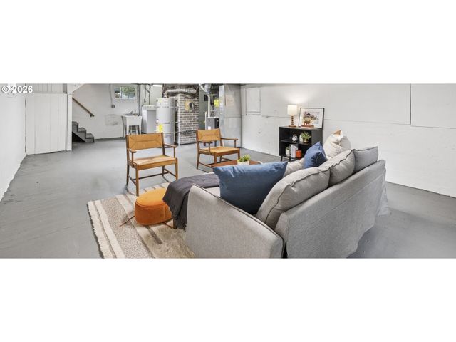 1426 Se HARRISON St, Portland, OR 97214