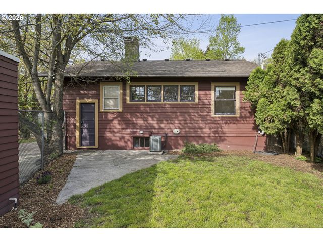 1426 Se HARRISON St, Portland, OR 97214