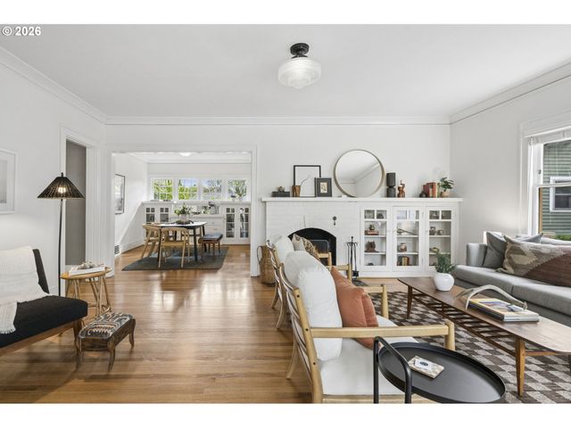 1426 Se HARRISON St, Portland, OR 97214