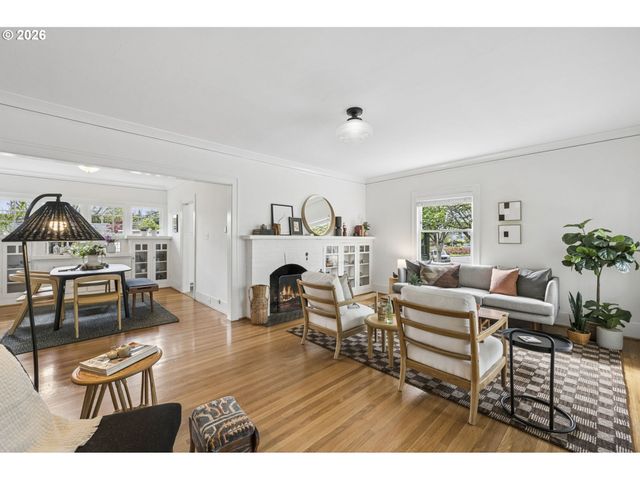 1426 Se HARRISON St, Portland, OR 97214