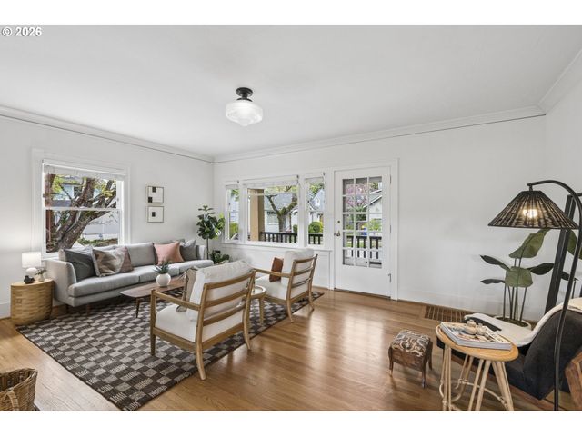 1426 Se HARRISON St, Portland, OR 97214