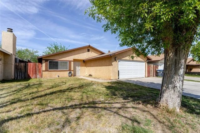44415 Watford Avenue, Lancaster, CA 93535