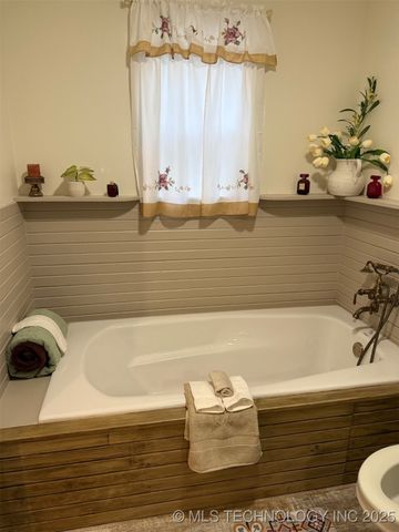 5969 E 620, Locust Grove, OK 74352