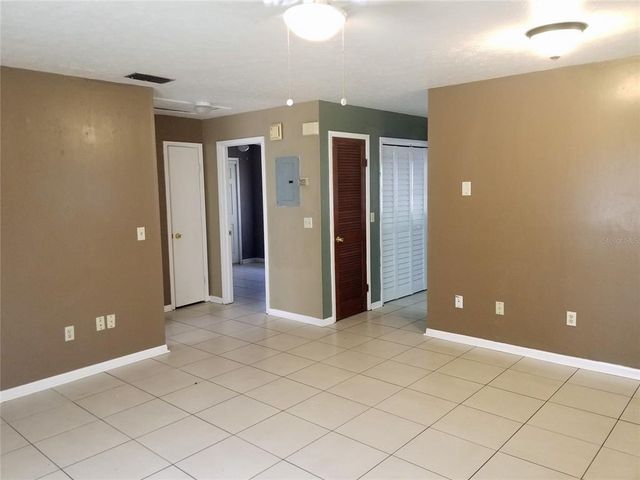 5306 PLUM AVENUE B, Seffner, FL 33584