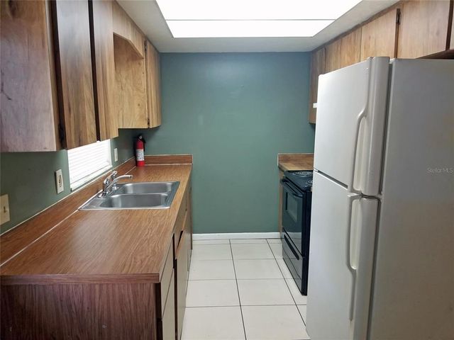 5306 PLUM AVENUE B, Seffner, FL 33584