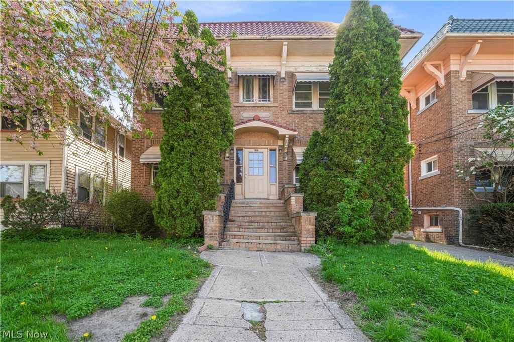 1353 Phelps Avenue 3, Lakewood, OH 44107