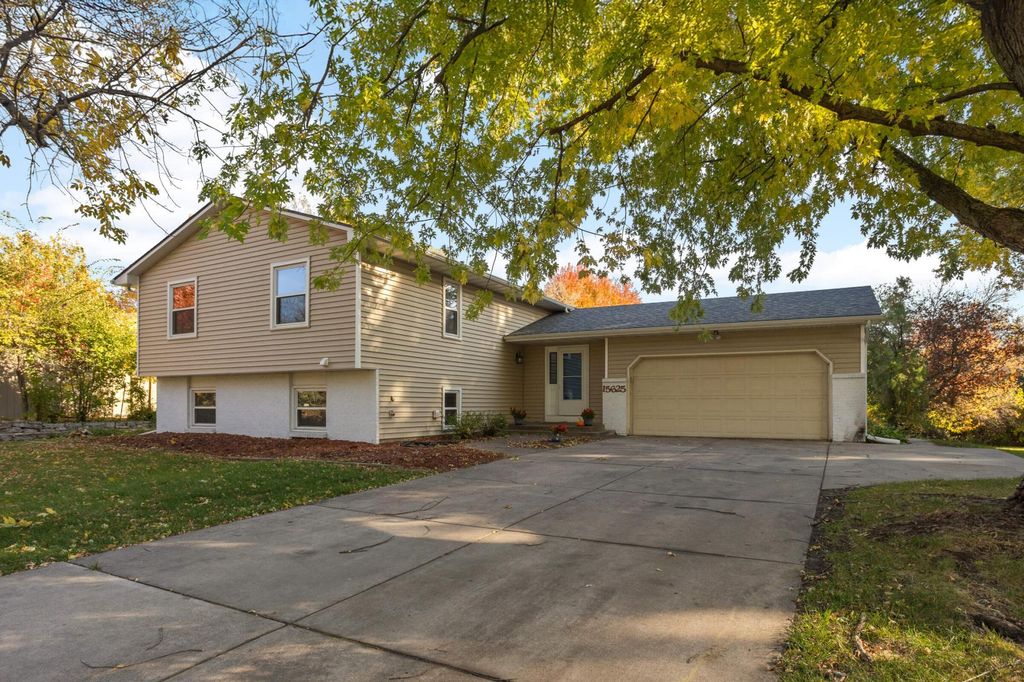 15625 46th Avenue N, Plymouth, MN 55446