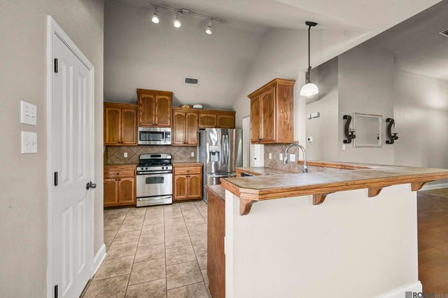 41481 Hearthstone Ave, Prairieville, LA 70769