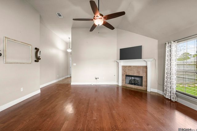 41481 Hearthstone Ave, Prairieville, LA 70769