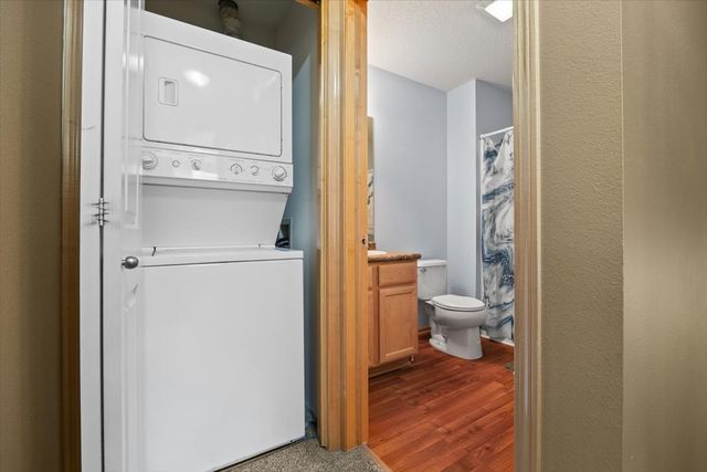 5549 Kirkland Court, Johnston, IA 50131