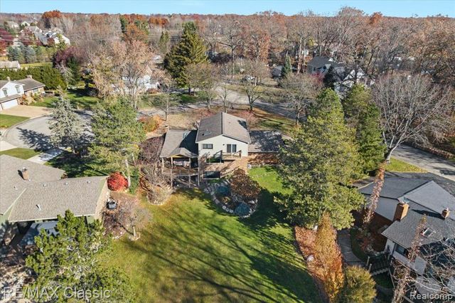 5067 Oakwood Court, Commerce Twp, MI 48382