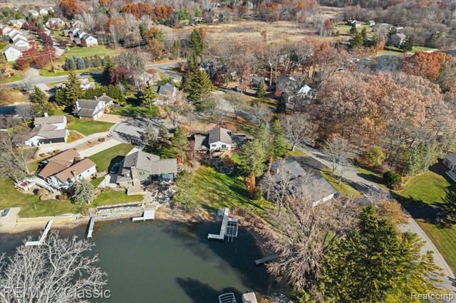 5067 Oakwood Court, Commerce Twp, MI 48382