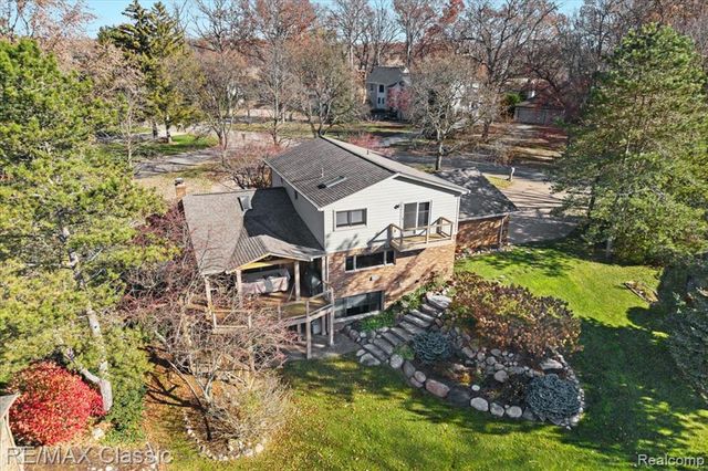 5067 Oakwood Court, Commerce Twp, MI 48382