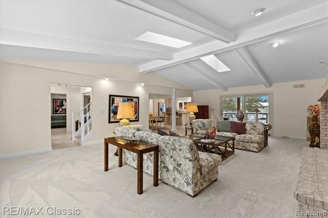 5067 Oakwood Court, Commerce Twp, MI 48382