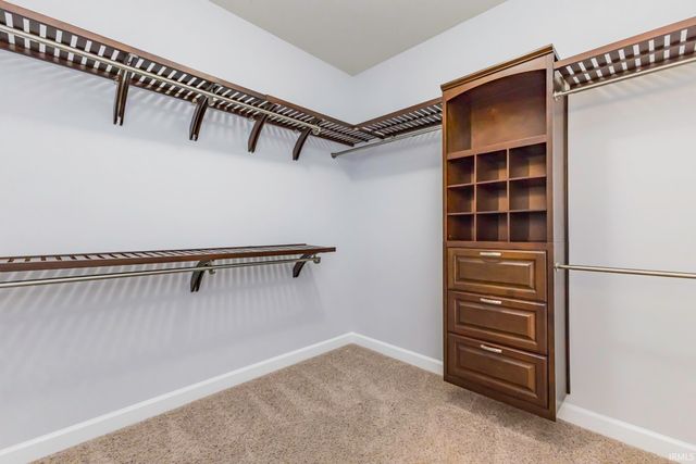 422 S Bridgewater Lane, Muncie, IN 47304