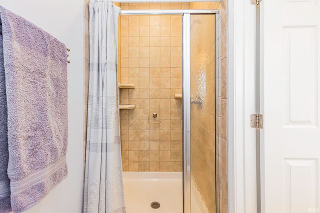 422 S Bridgewater Lane, Muncie, IN 47304