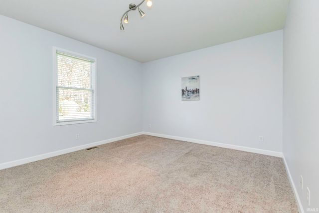 422 S Bridgewater Lane, Muncie, IN 47304