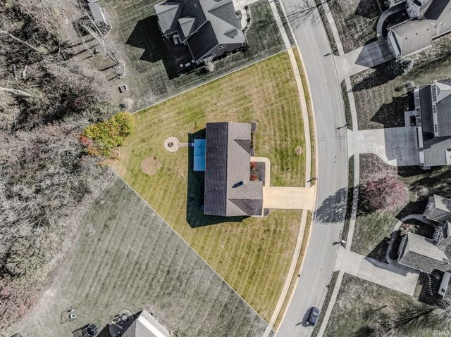 422 S Bridgewater Lane, Muncie, IN 47304