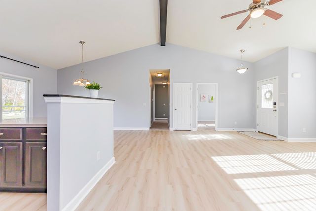 422 S Bridgewater Lane, Muncie, IN 47304