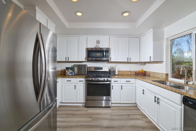 14958 La Manda, Poway, CA 92064