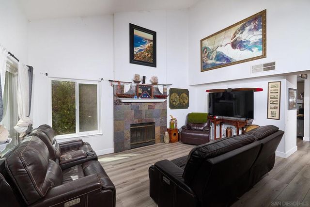 14958 La Manda, Poway, CA 92064