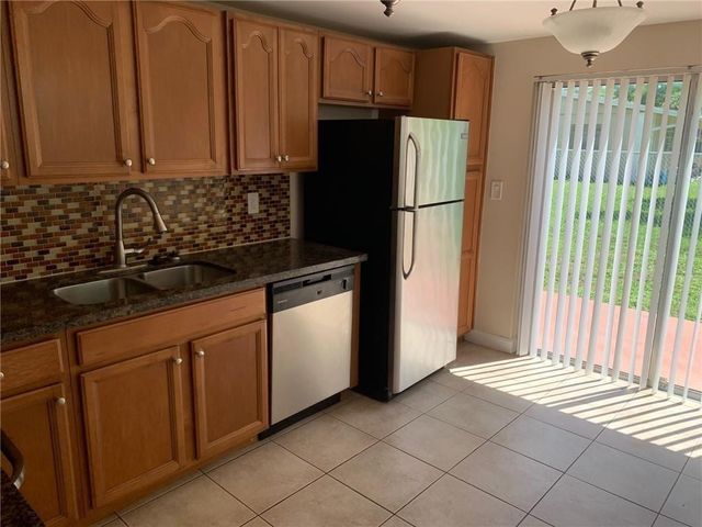 206 SW 1st Street J-4, Pompano Beach, FL 33060